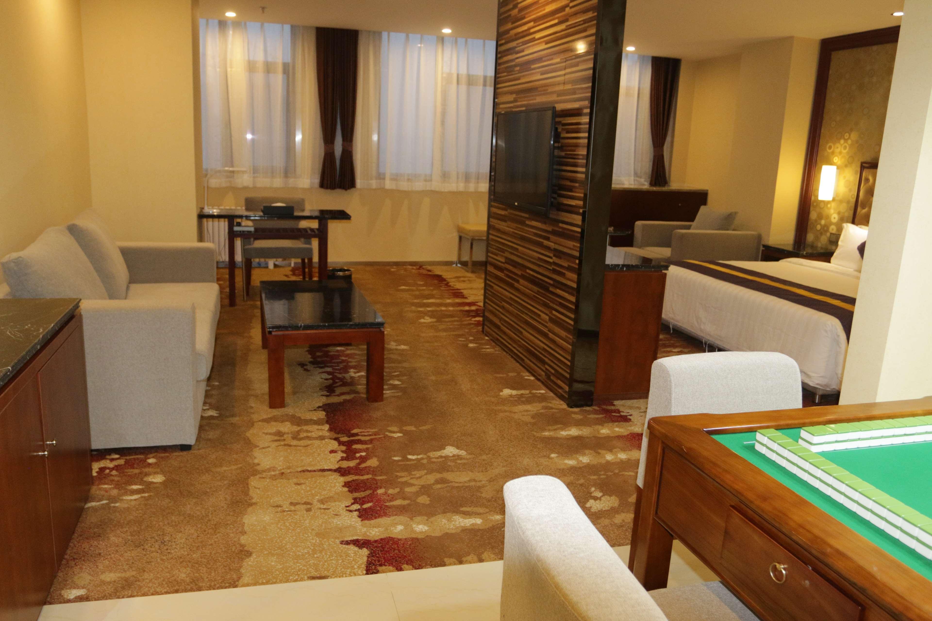 Best Western Hotel Yantai Exterior photo