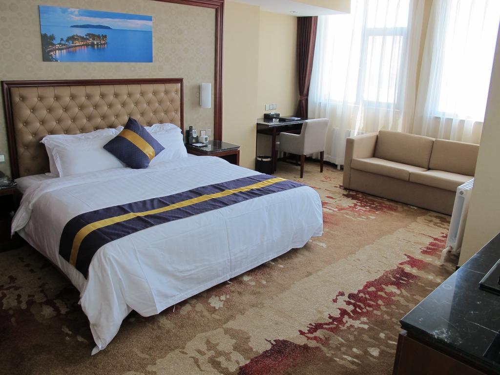 Best Western Hotel Yantai Room photo