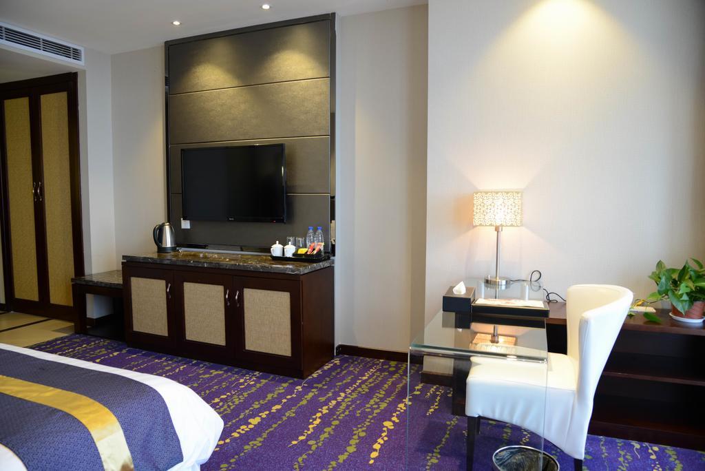 Best Western Hotel Yantai Exterior photo